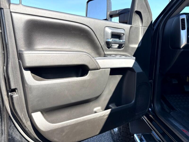 Chevrolet Silverado 3500HD LT Crew Cab 4WD 2016 Chevrolet Silverado 3500HD LT Crew Cab 4WD 2016