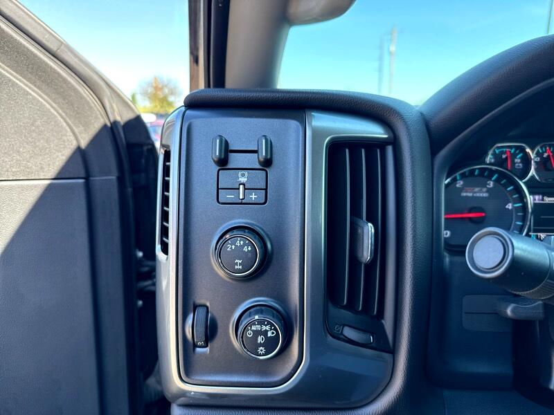 Chevrolet Silverado 3500HD LT Crew Cab 4WD 2016 Chevrolet Silverado 3500HD LT Crew Cab 4WD 2016