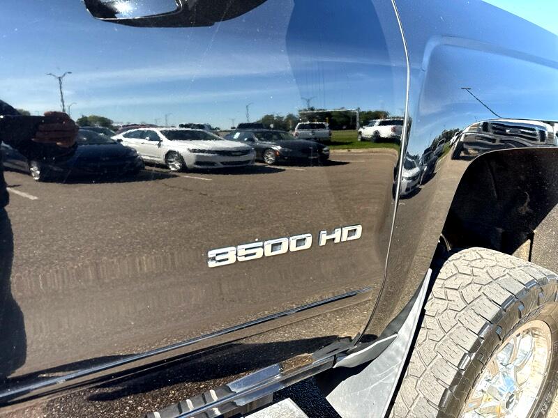 Chevrolet Silverado 3500HD LT Crew Cab 4WD 2016 Chevrolet Silverado 3500HD LT Crew Cab 4WD 2016