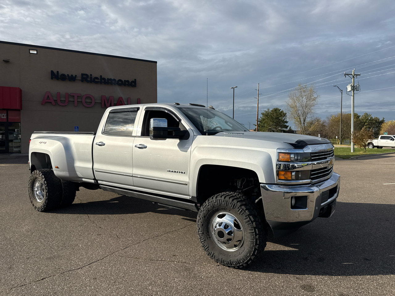 Chevrolet Silverado 3500HD LTZ Crew Cab 4WD 2015 Chevrolet Silverado 3500HD LTZ Crew Cab 4WD 2015