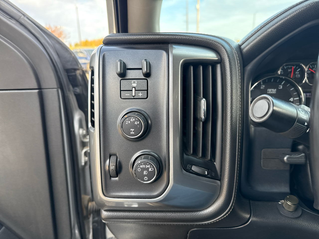 Chevrolet Silverado 3500HD LTZ Crew Cab 4WD 2015 Chevrolet Silverado 3500HD LTZ Crew Cab 4WD 2015