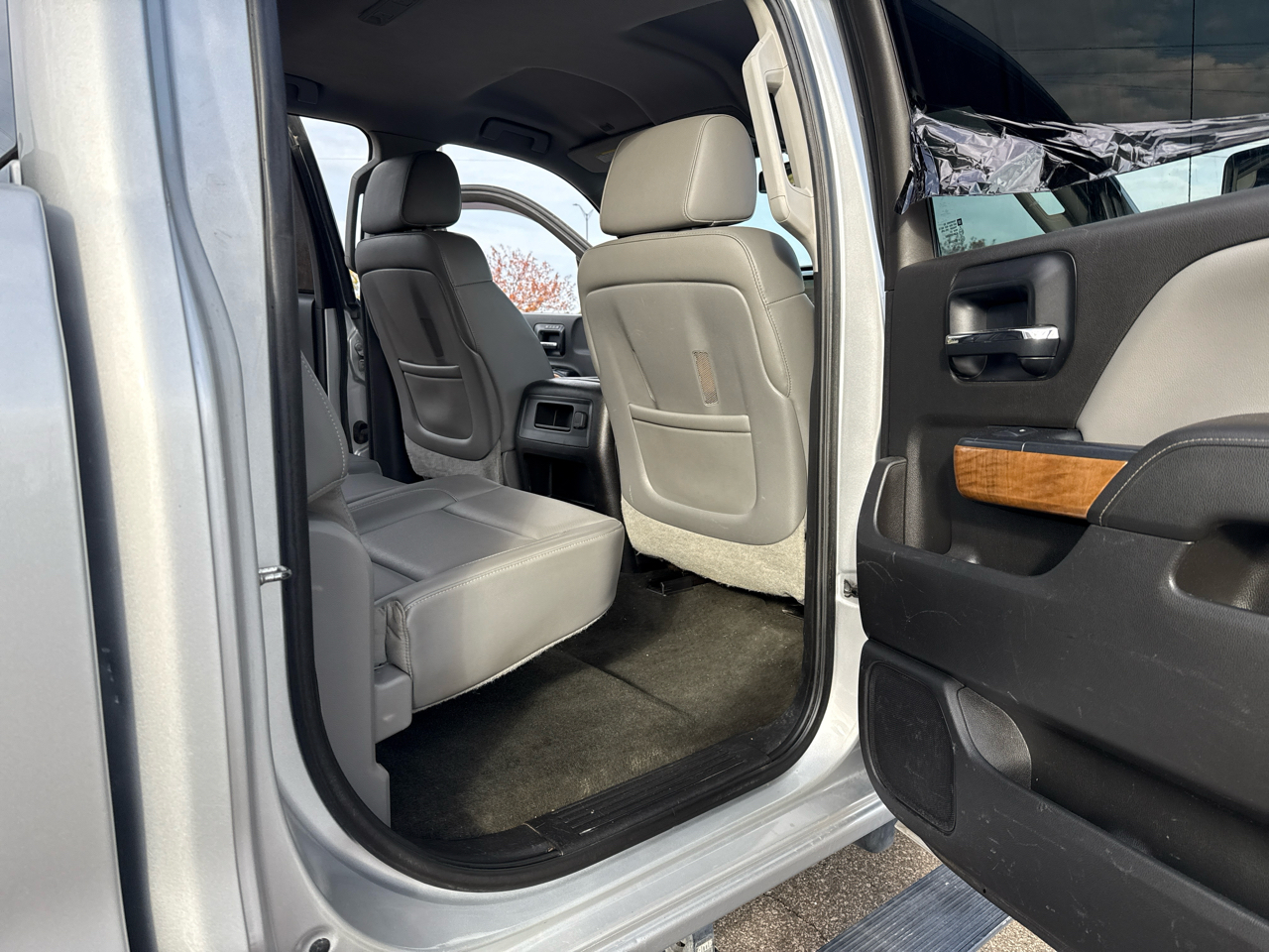 Chevrolet Silverado 3500HD LTZ Crew Cab 4WD 2015 Chevrolet Silverado 3500HD LTZ Crew Cab 4WD 2015