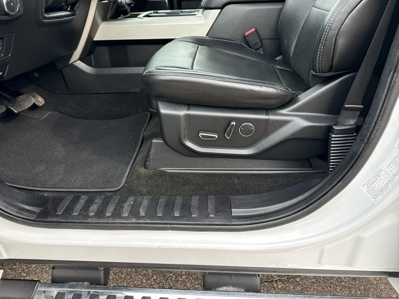 Ford F-350 SD Lariat Crew Cab 4WD 2017