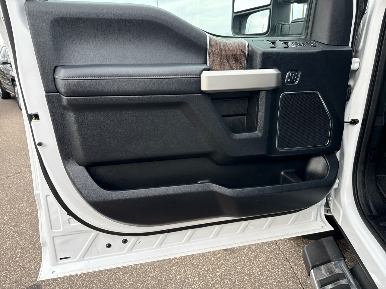 Ford F-350 SD Lariat Crew Cab 4WD 2017