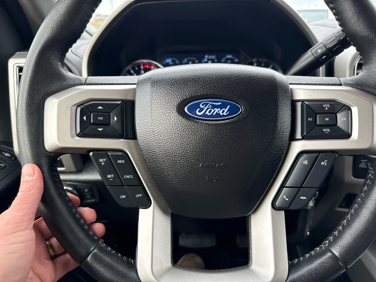 Ford F-350 SD Lariat Crew Cab 4WD 2017