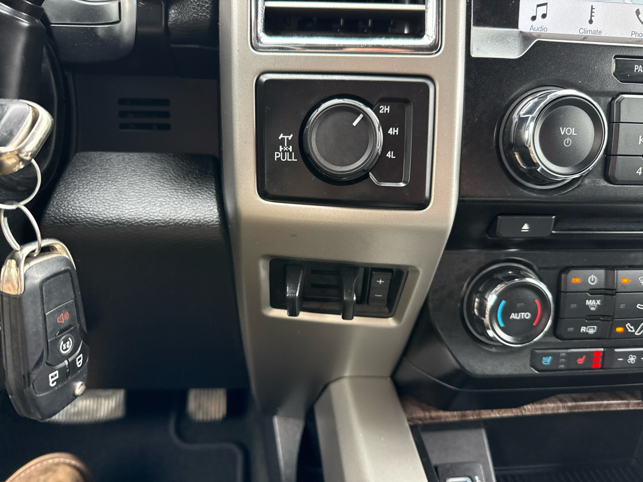 Ford F-350 SD Lariat Crew Cab 4WD 2017