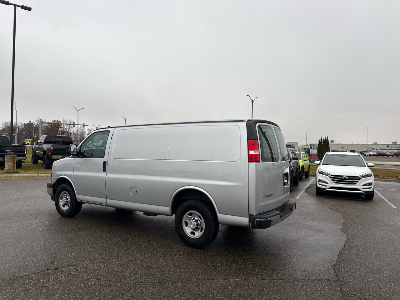 2021 Chevrolet Express 3500 Cargo photo 2