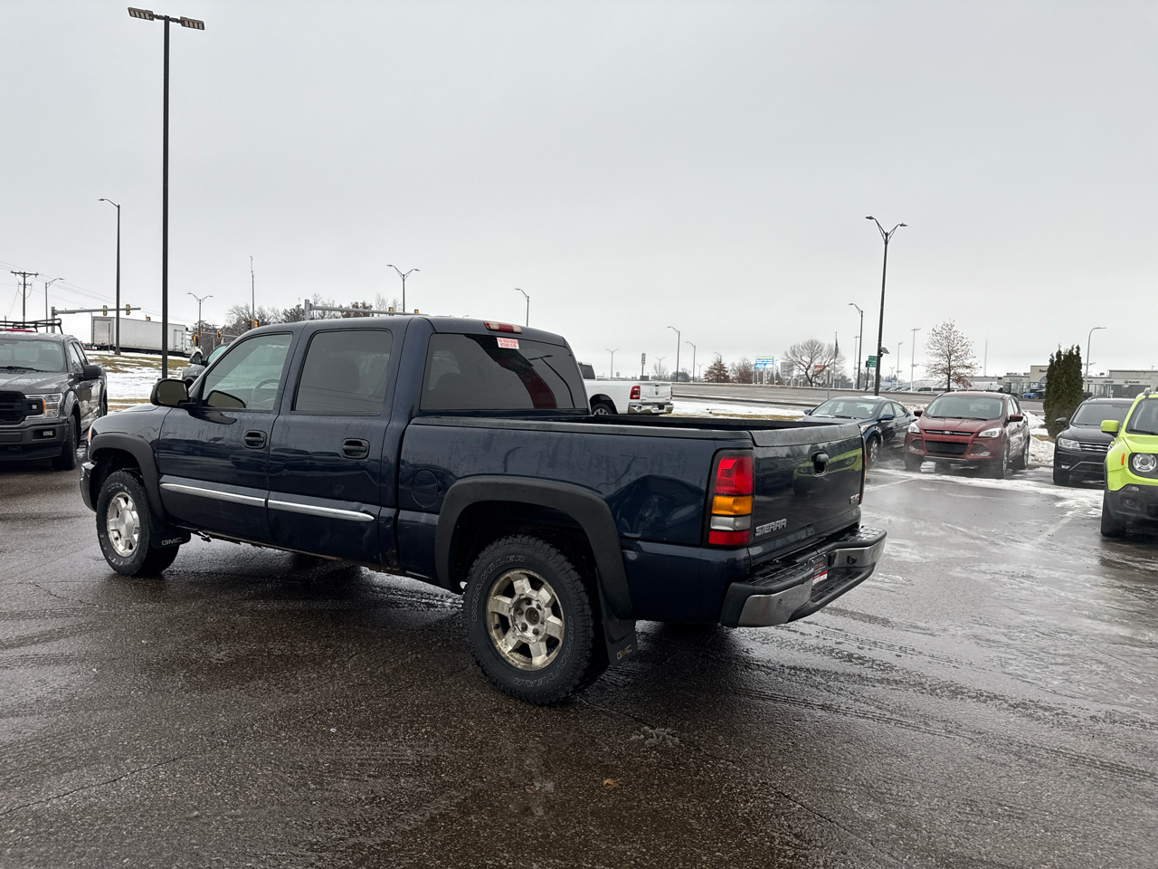 GMC Sierra 1500 SLE Crew Cab Short Bed 4WD 2005