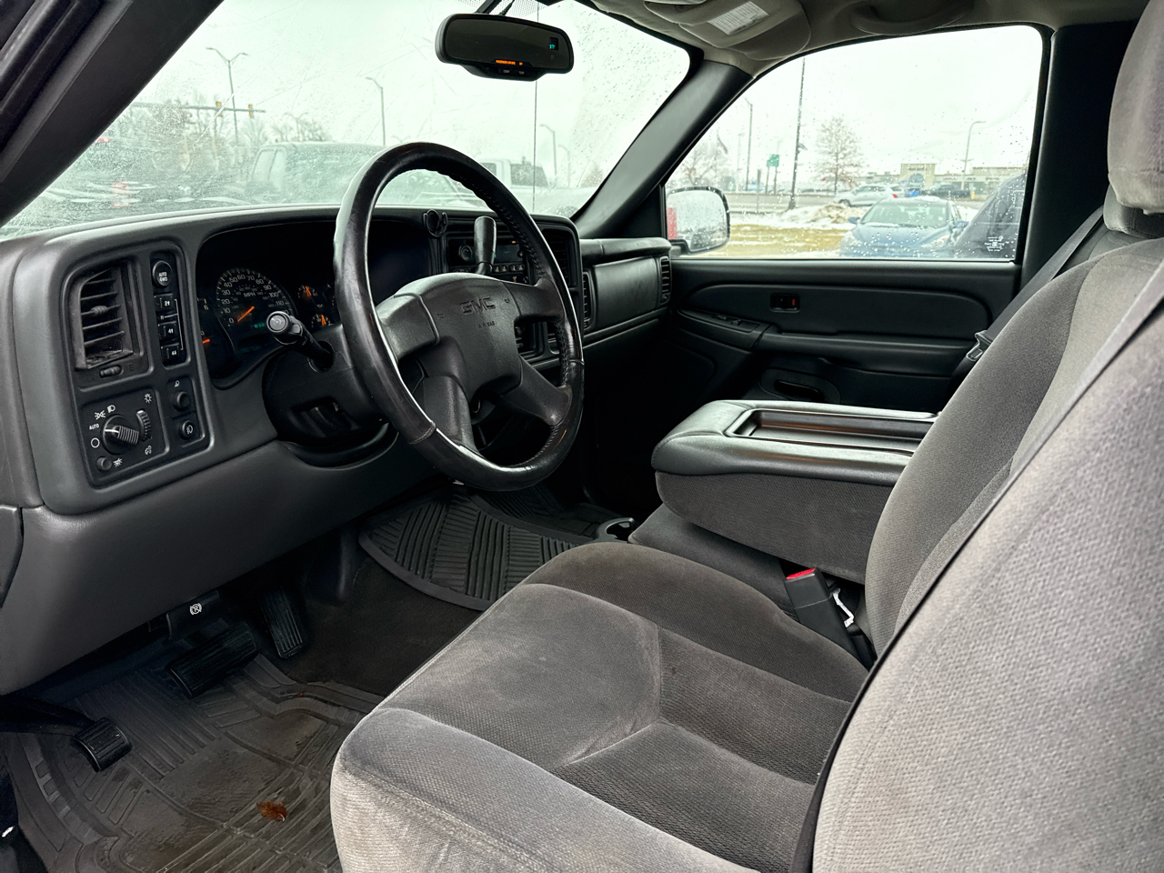 GMC Sierra 1500 SLE Crew Cab Short Bed 4WD 2005