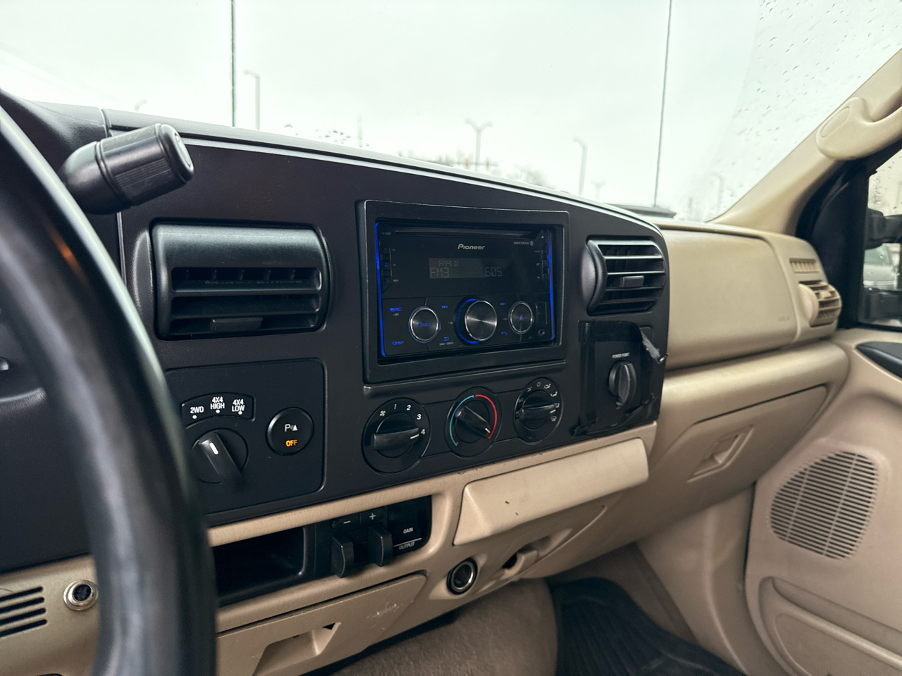 Ford F-250 SD Lariat Crew Cab 4WD 2005