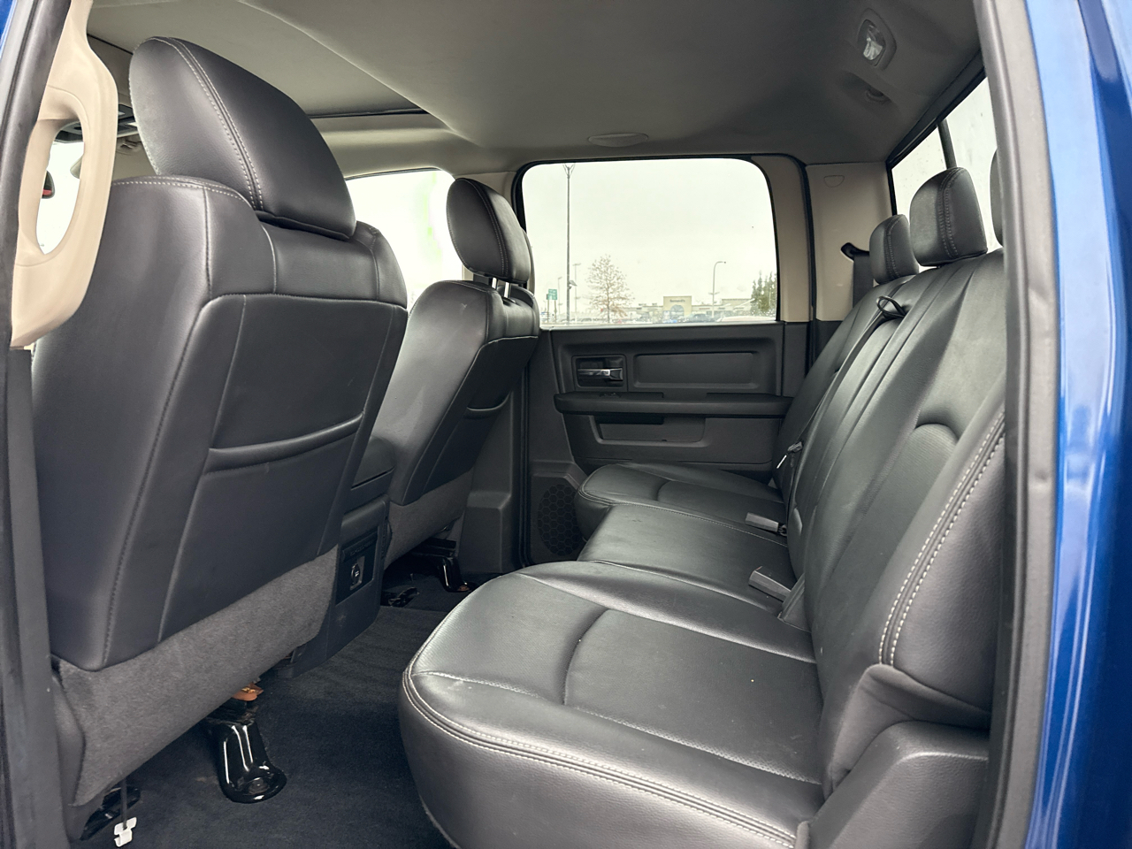 RAM 1500 Laramie Crew Cab 4WD 2010