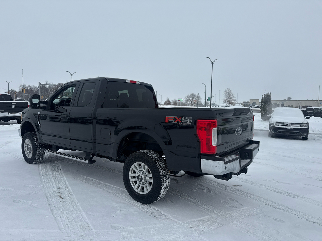 Ford F-250 SD XLT SuperCab Short Bed 4WD 2017