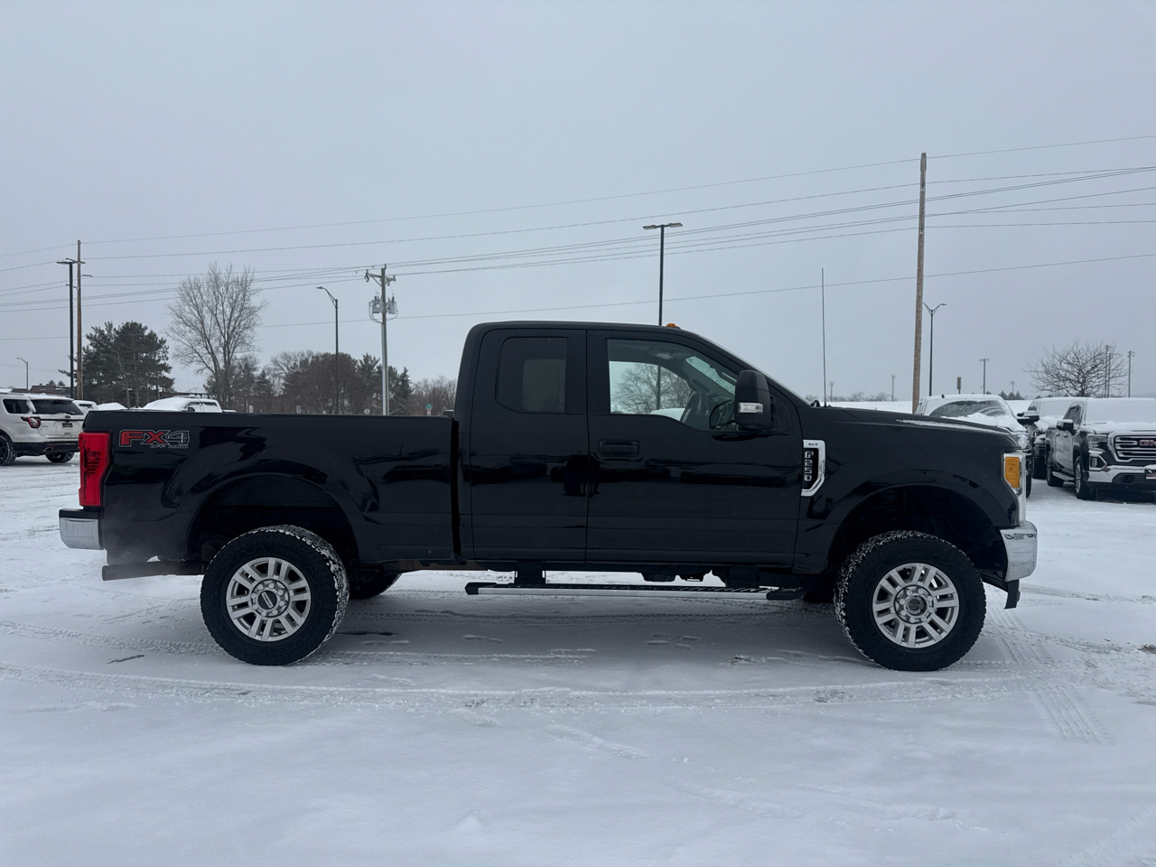 Ford F-250 SD XLT SuperCab Short Bed 4WD 2017
