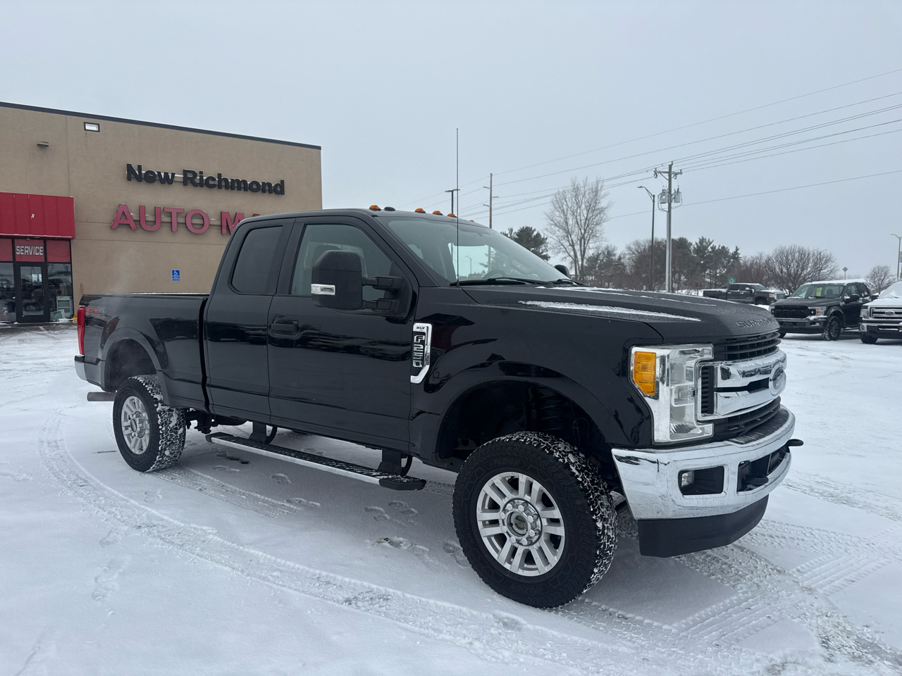 Ford F-250 SD XLT SuperCab Short Bed 4WD 2017