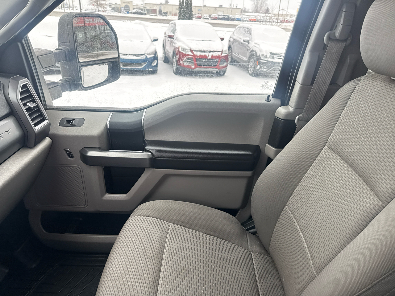 Ford F-250 SD XLT SuperCab Short Bed 4WD 2017