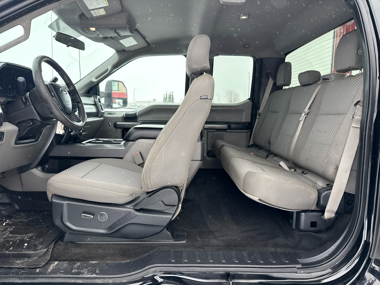 Ford F-250 SD XLT SuperCab Short Bed 4WD 2017