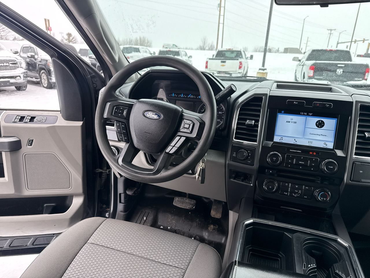 Ford F-250 SD XLT SuperCab Short Bed 4WD 2017