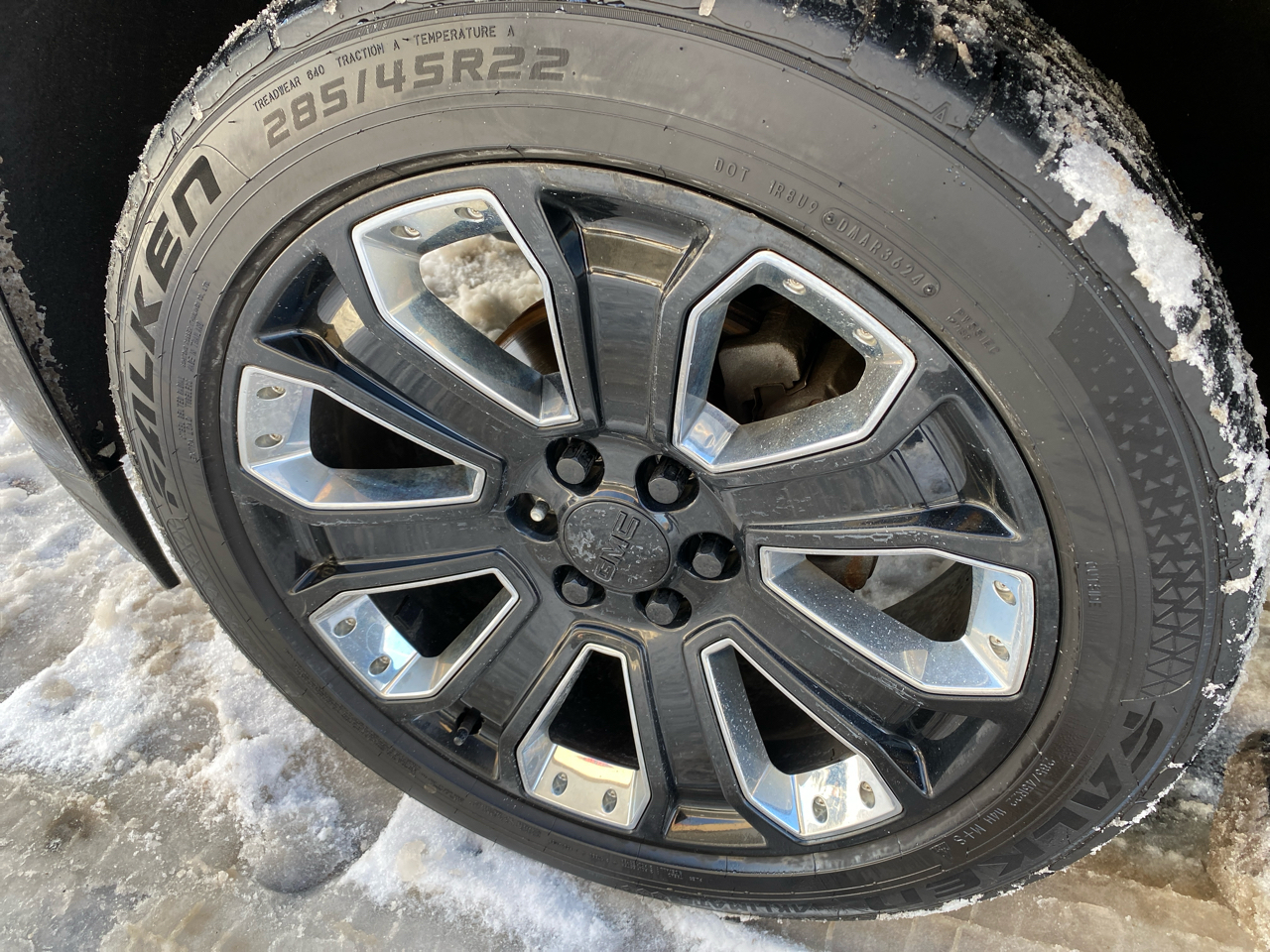 GMC Yukon Denali 4WD 2019