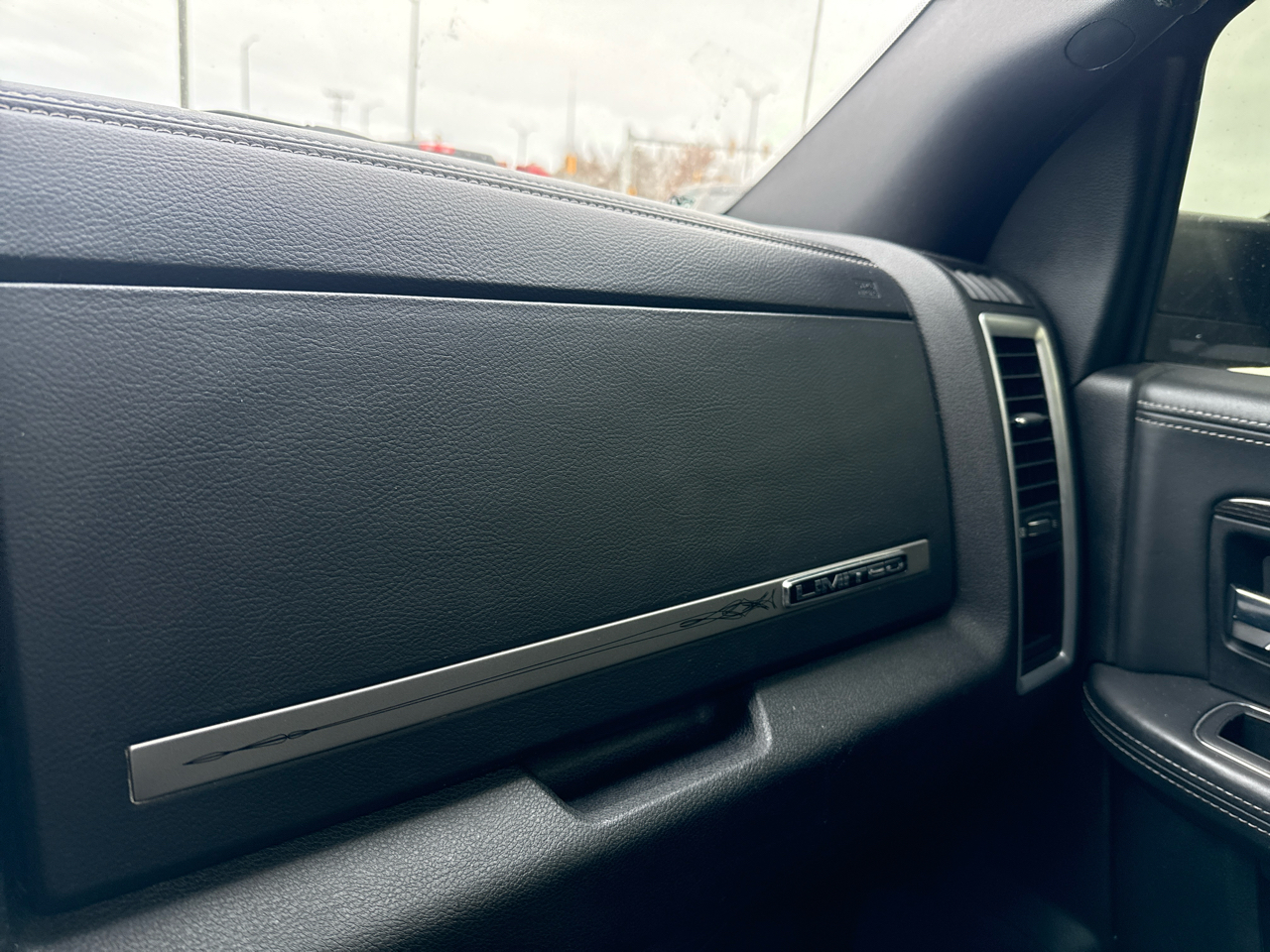 RAM 2500 Longhorn Mega Cab SWB 4WD 2016