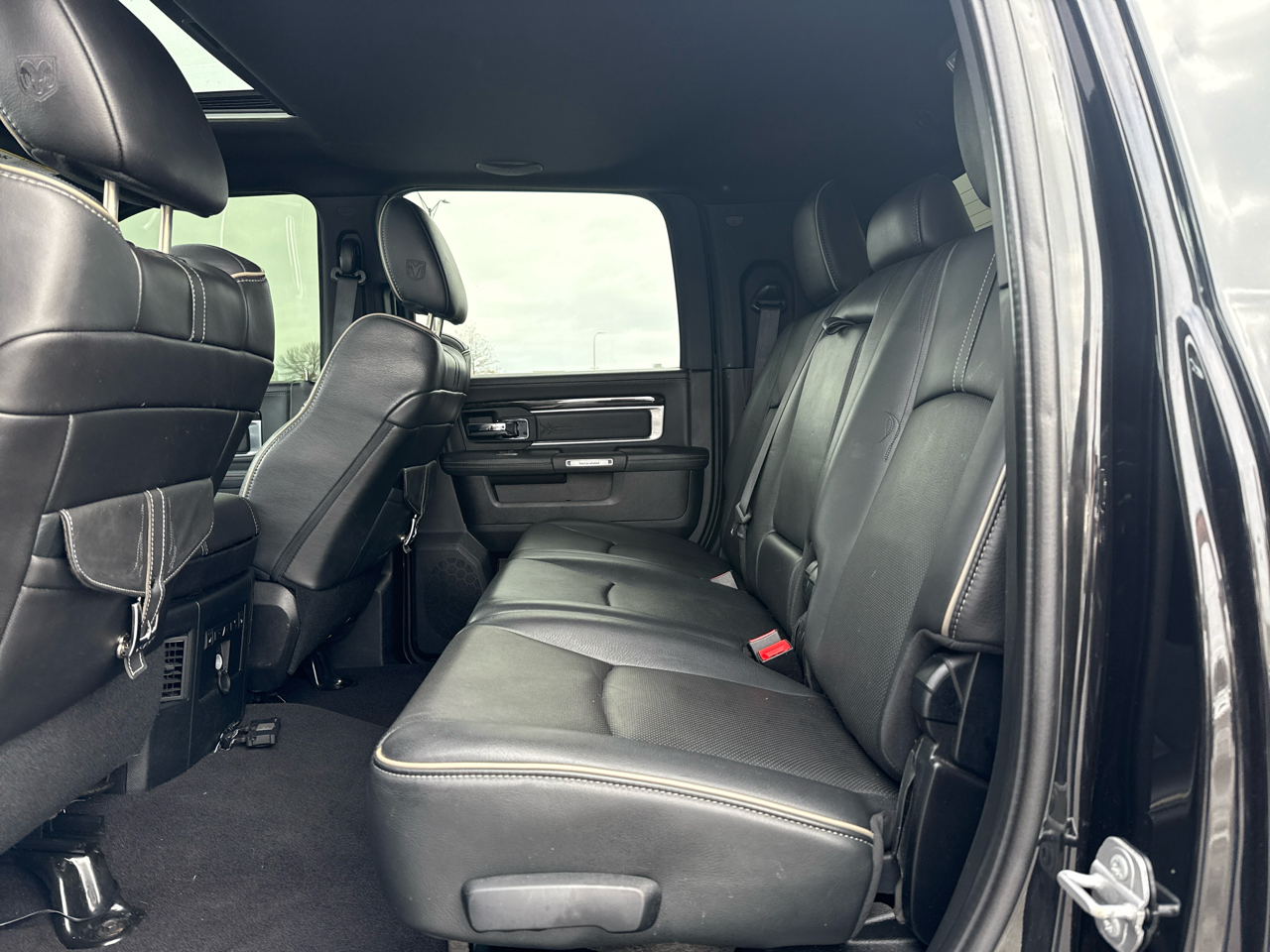 RAM 2500 Longhorn Mega Cab SWB 4WD 2016