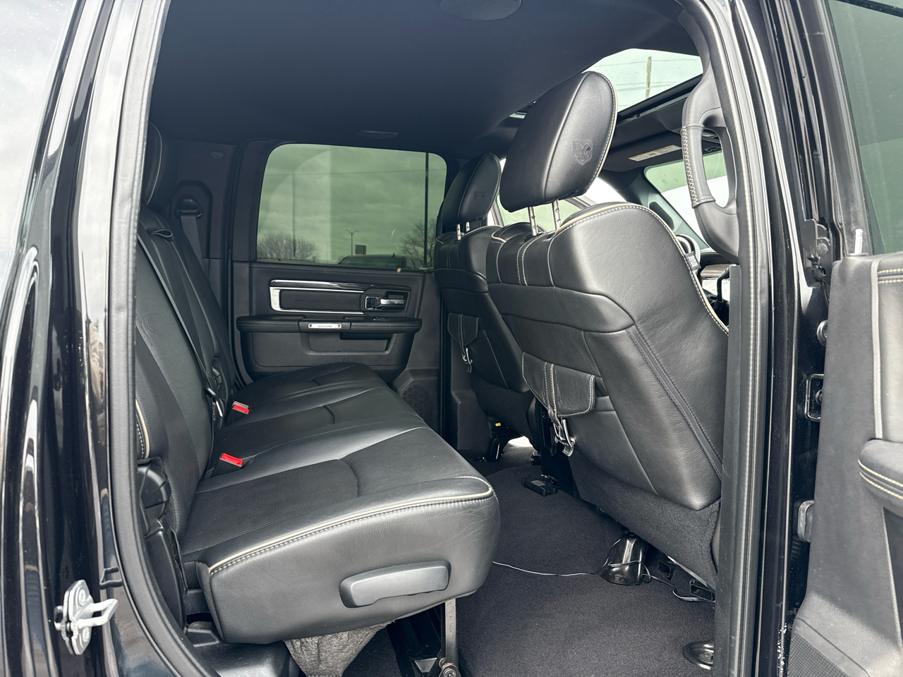 RAM 2500 Longhorn Mega Cab SWB 4WD 2016