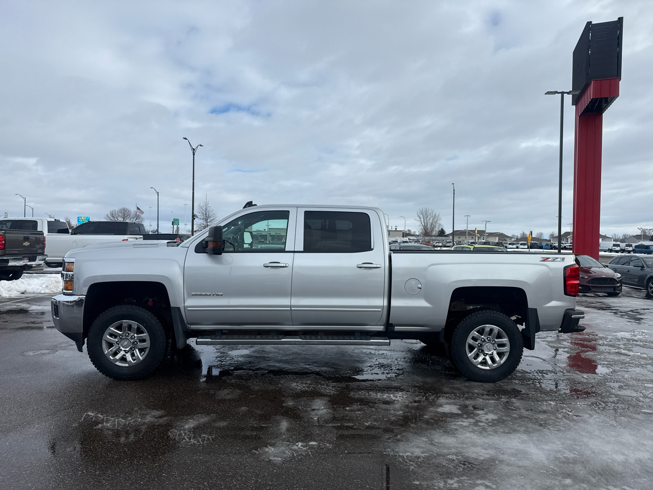 Chevrolet Silverado 3500HD LT Crew Cab 4WD 2017
