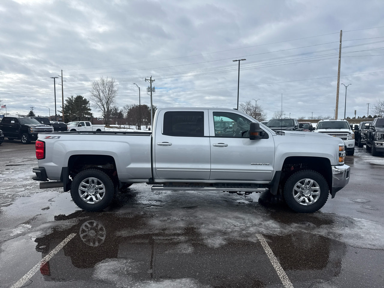 Chevrolet Silverado 3500HD LT Crew Cab 4WD 2017