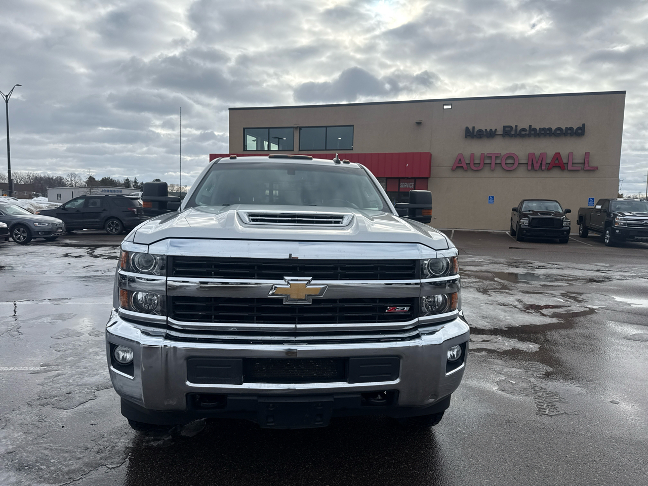 Chevrolet Silverado 3500HD LT Crew Cab 4WD 2017