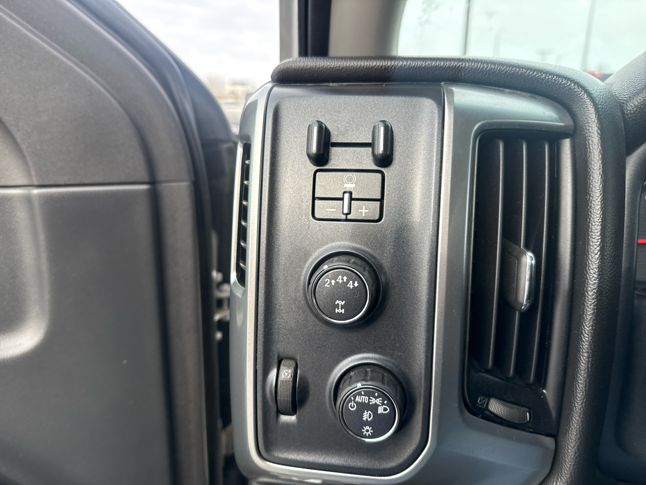 Chevrolet Silverado 3500HD LT Crew Cab 4WD 2017