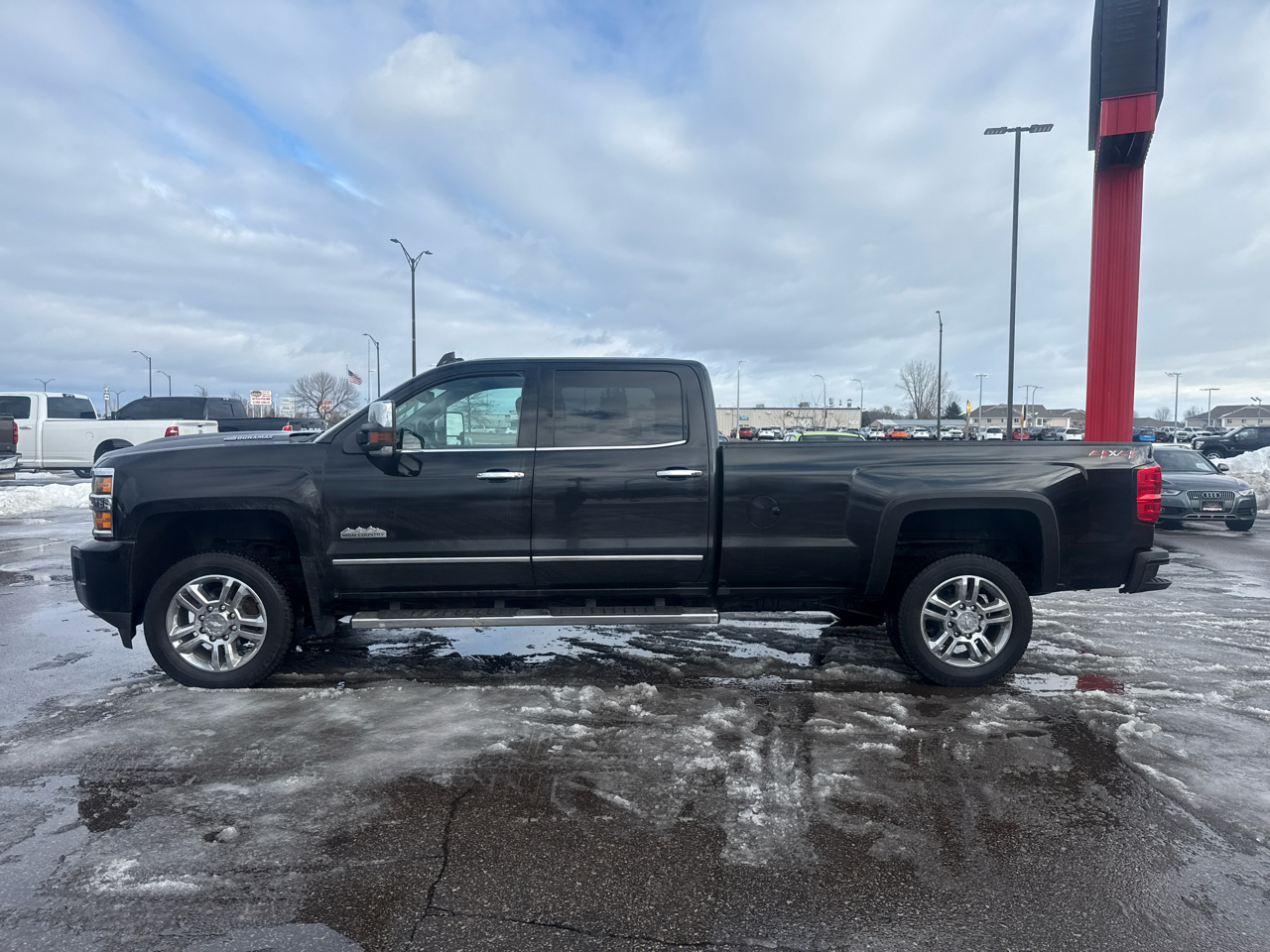 Chevrolet Silverado 2500HD LT Crew Cab Long Box 4WD 2018