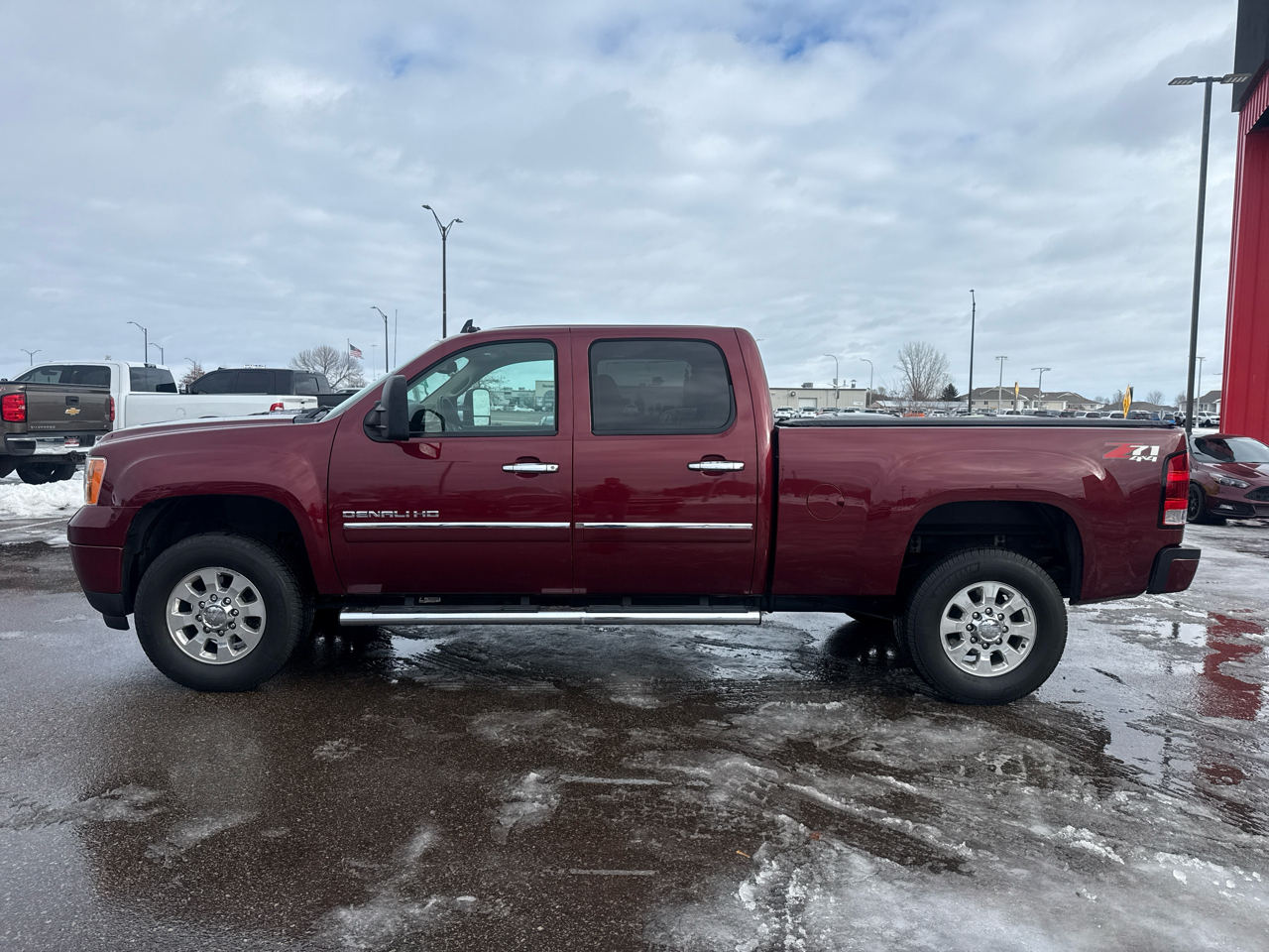 GMC Sierra 3500HD Denali Crew Cab SRW 4WD 2014