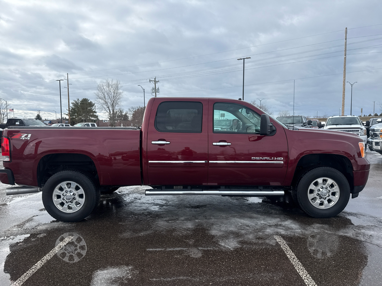 GMC Sierra 3500HD Denali Crew Cab SRW 4WD 2014