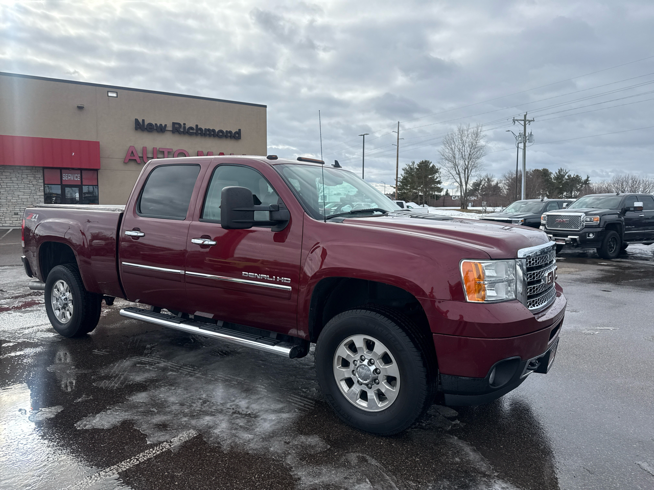 GMC Sierra 3500HD Denali Crew Cab SRW 4WD 2014
