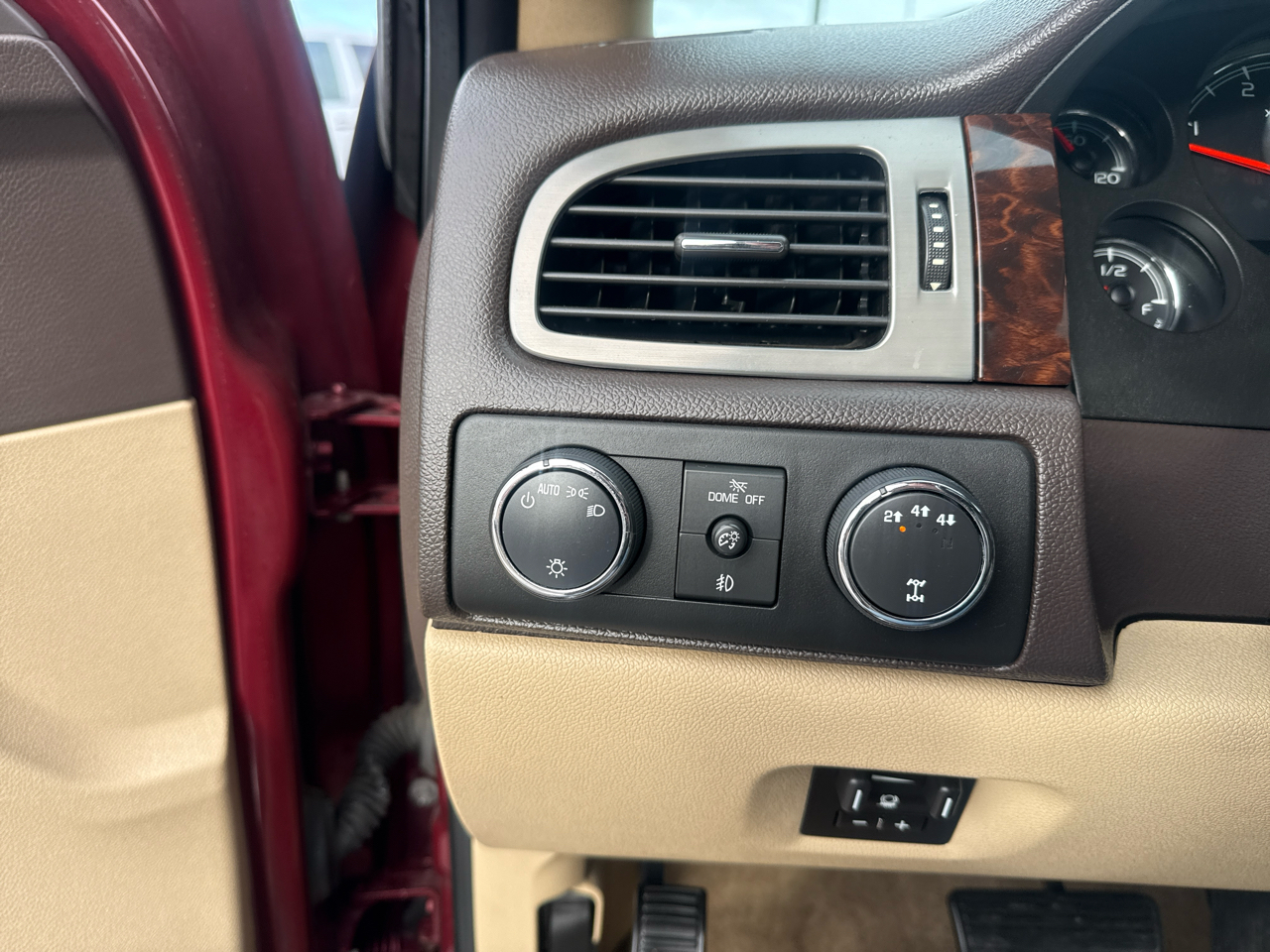 GMC Sierra 3500HD Denali Crew Cab SRW 4WD 2014