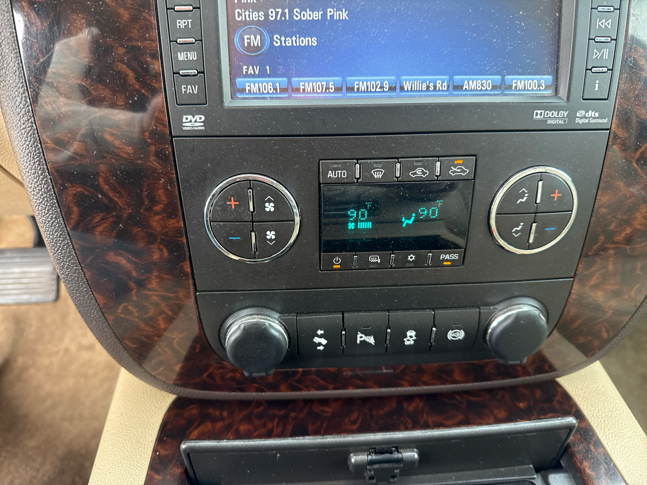 GMC Sierra 3500HD Denali Crew Cab SRW 4WD 2014