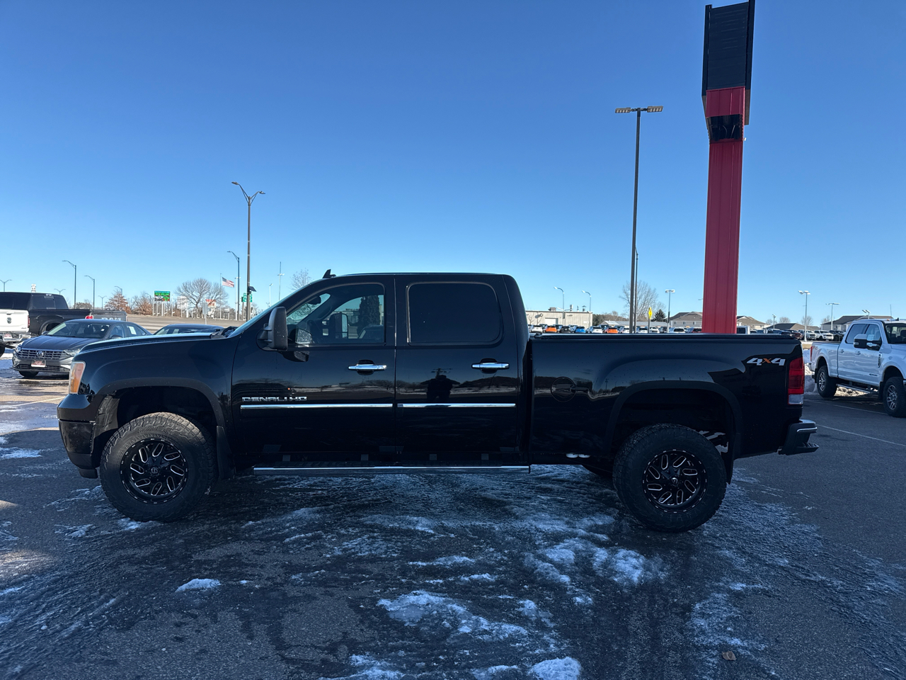 GMC Sierra 3500HD Denali Crew Cab SRW 4WD 2013