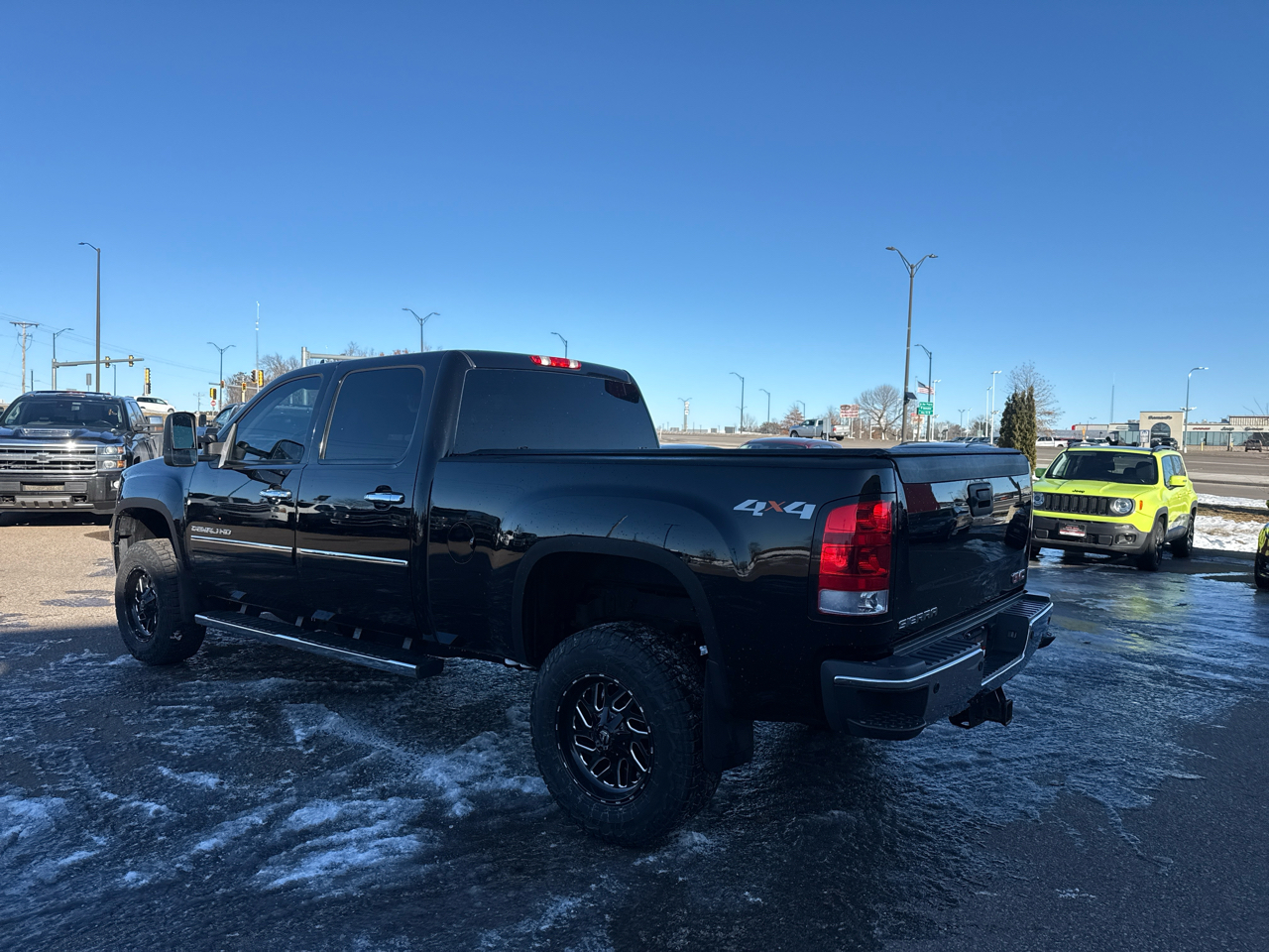 GMC Sierra 3500HD Denali Crew Cab SRW 4WD 2013
