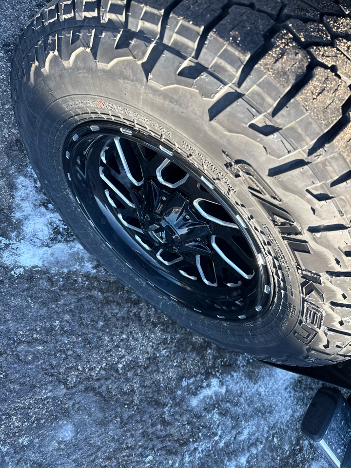 GMC Sierra 3500HD Denali Crew Cab SRW 4WD 2013