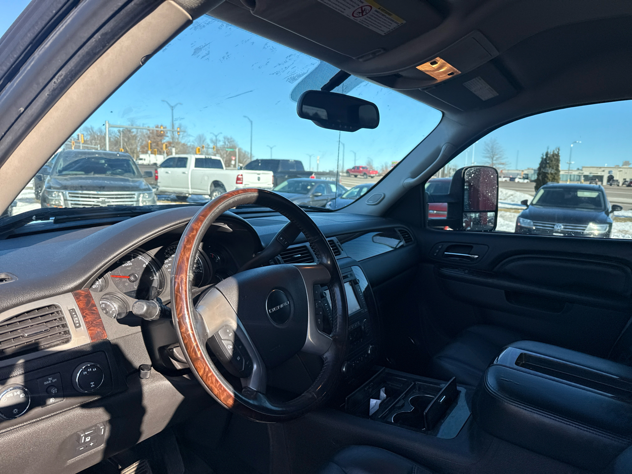 GMC Sierra 3500HD Denali Crew Cab SRW 4WD 2013