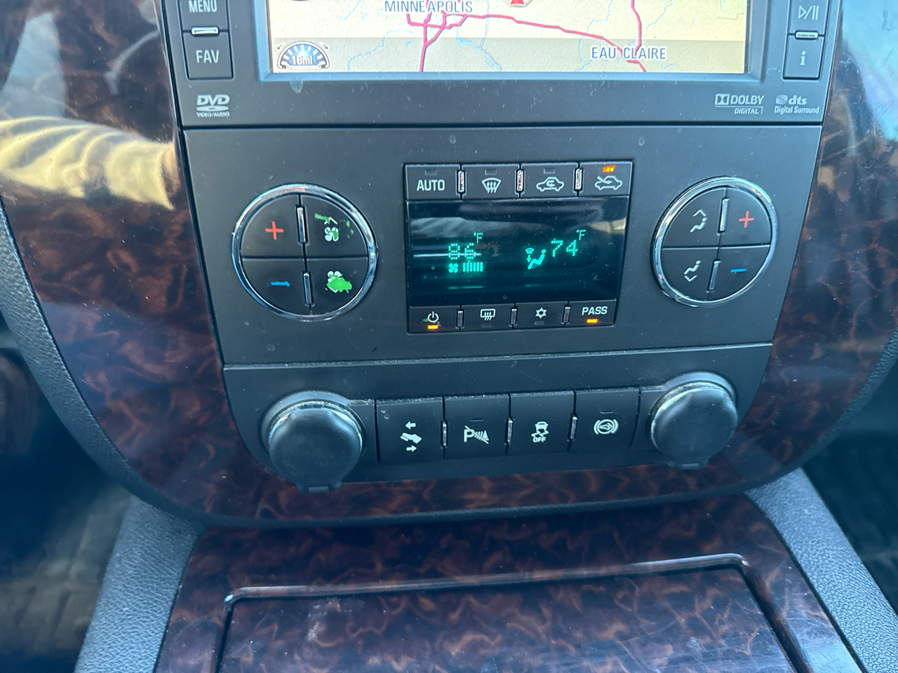 GMC Sierra 3500HD Denali Crew Cab SRW 4WD 2013