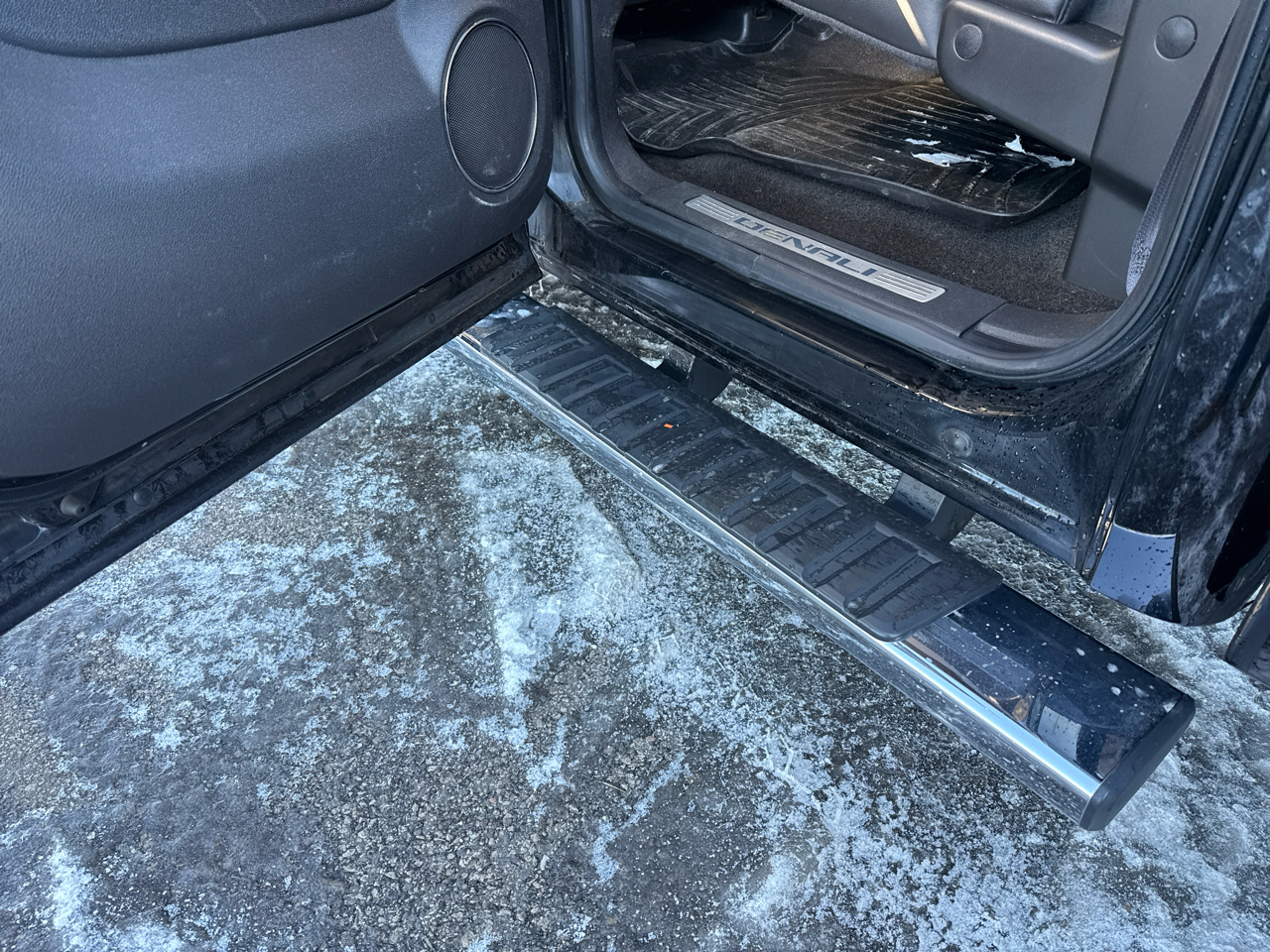 GMC Sierra 3500HD Denali Crew Cab SRW 4WD 2013