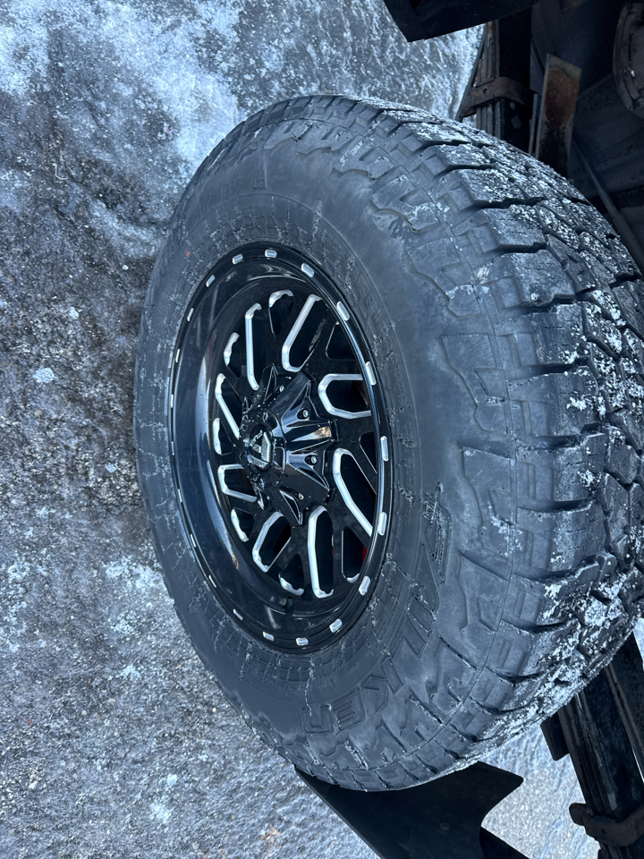 GMC Sierra 3500HD Denali Crew Cab SRW 4WD 2013