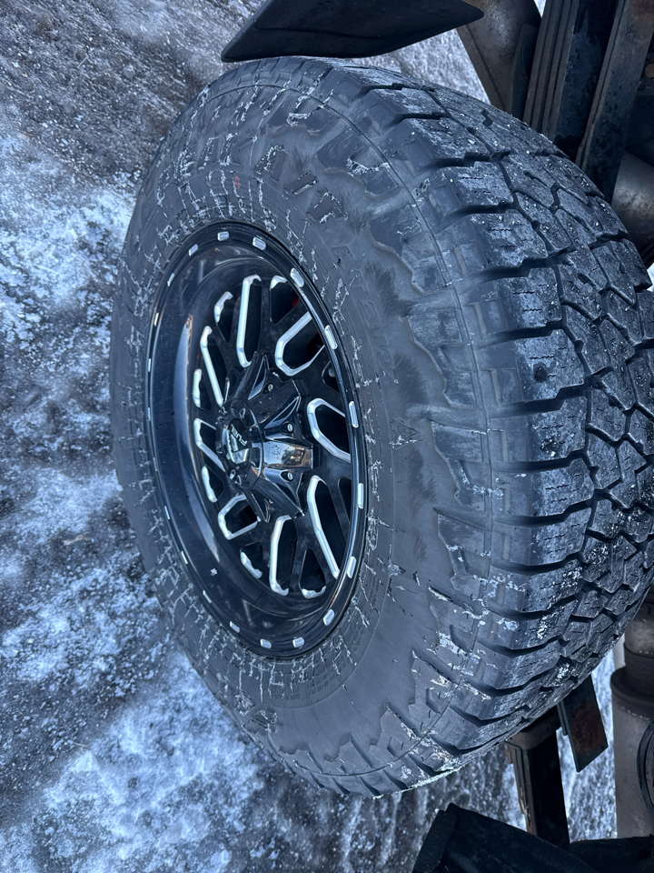 GMC Sierra 3500HD Denali Crew Cab SRW 4WD 2013