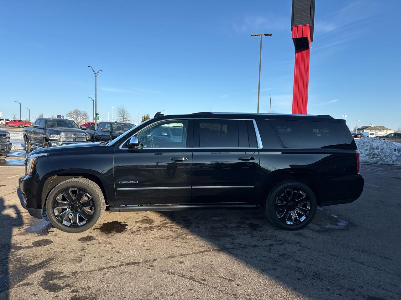GMC Yukon XL Denali 4WD 2019