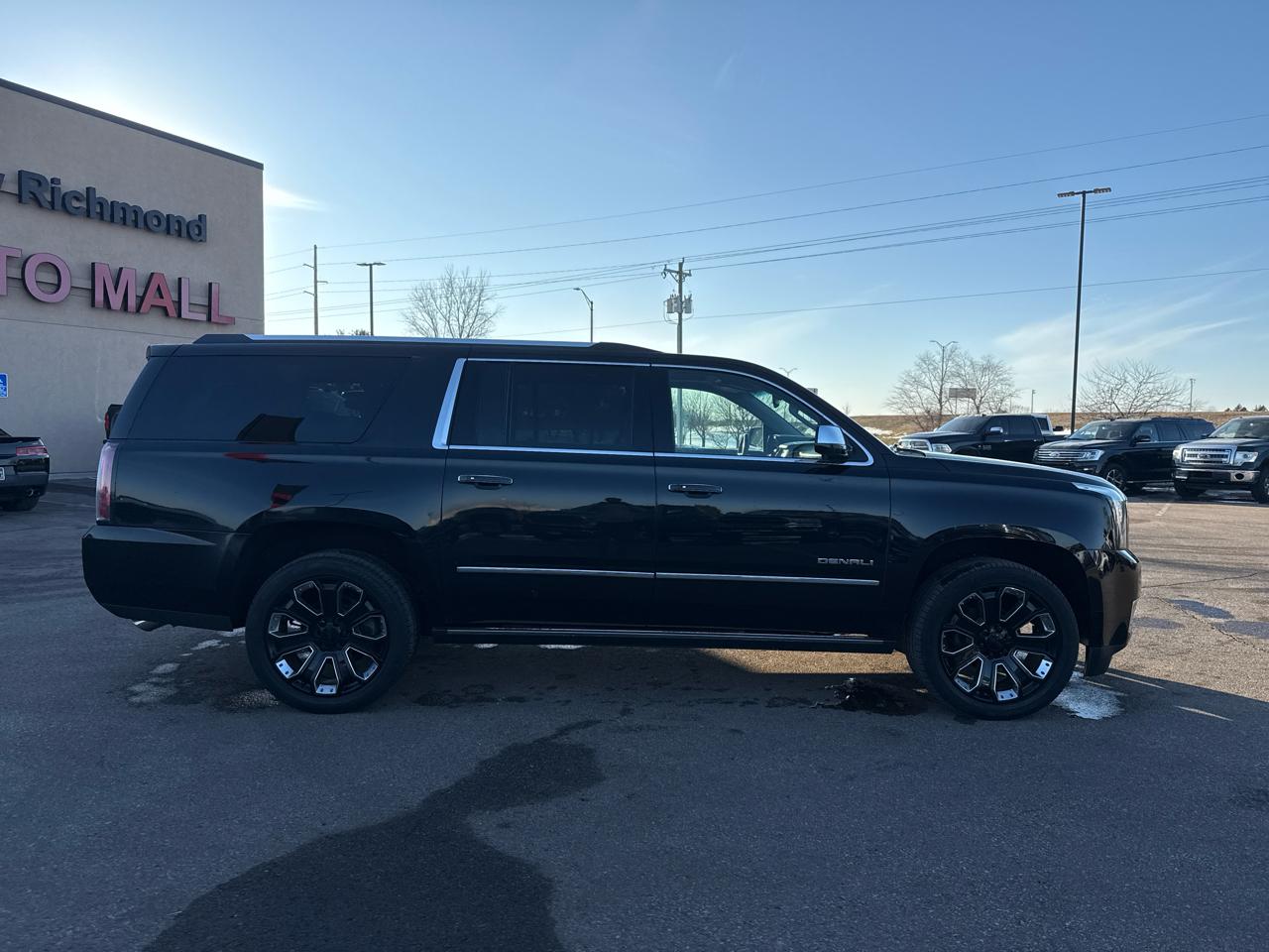 GMC Yukon XL Denali 4WD 2019
