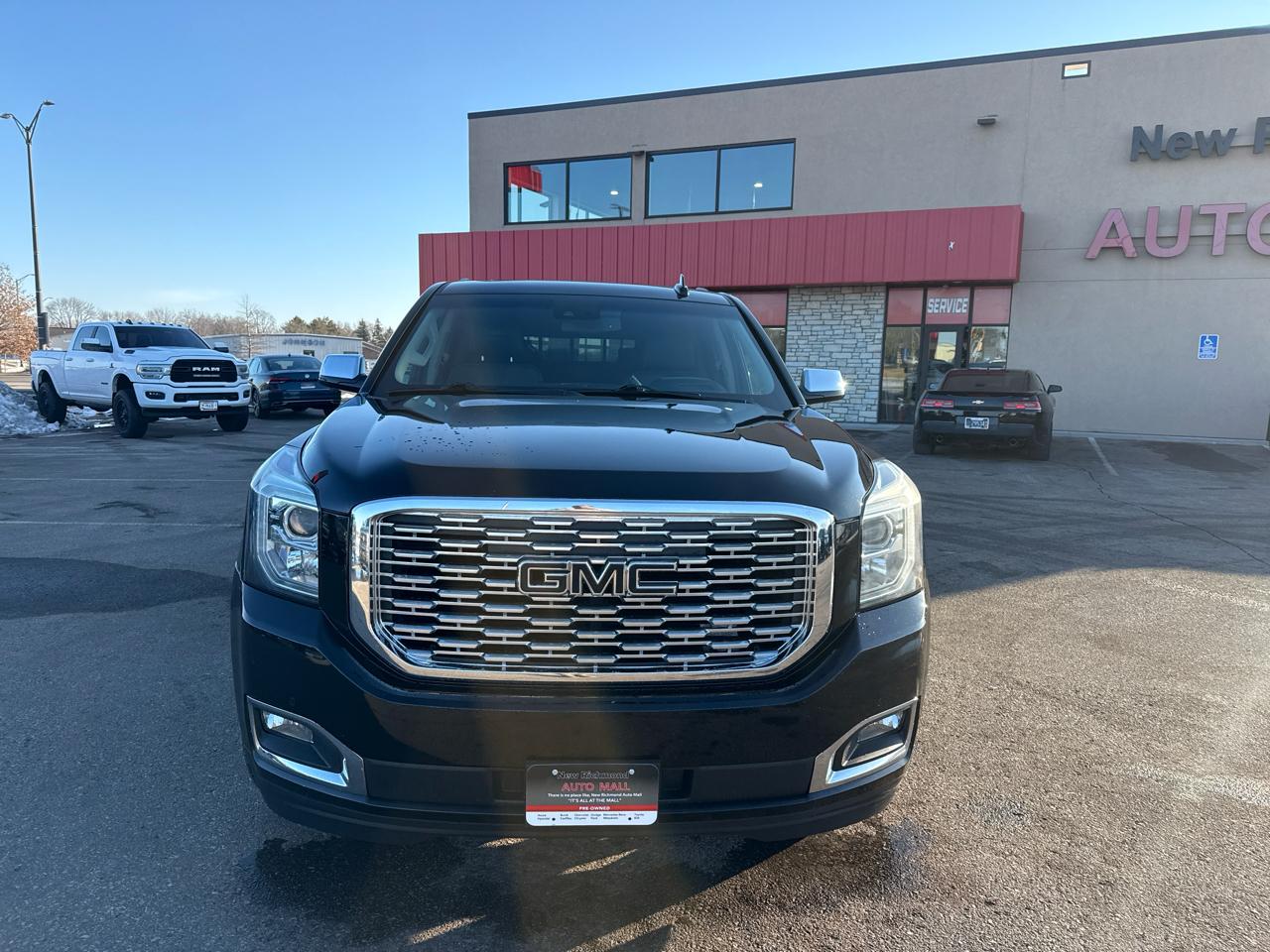 GMC Yukon XL Denali 4WD 2019