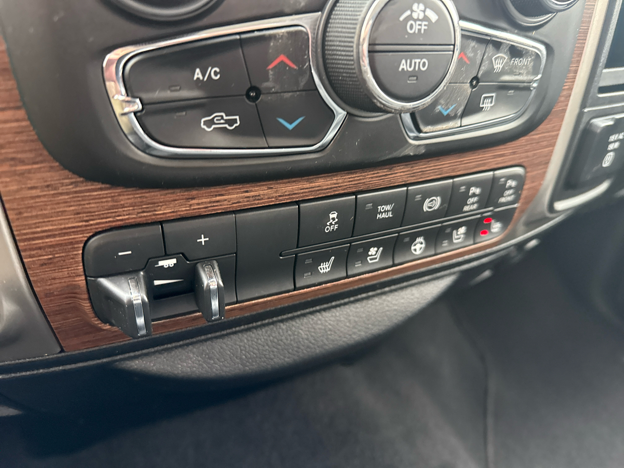 RAM 2500 Laramie Crew Cab SWB 4WD 2018