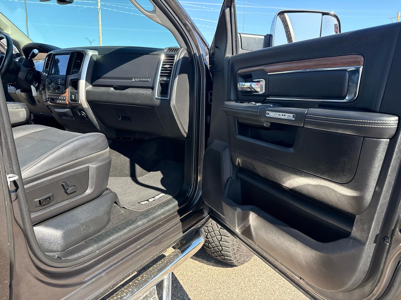 RAM 2500 Laramie Crew Cab SWB 4WD 2018