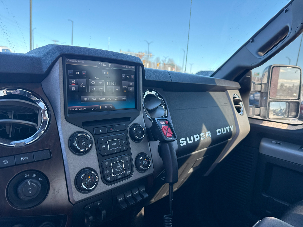 Ford F-350 SD Lariat Crew Cab 4WD 2015