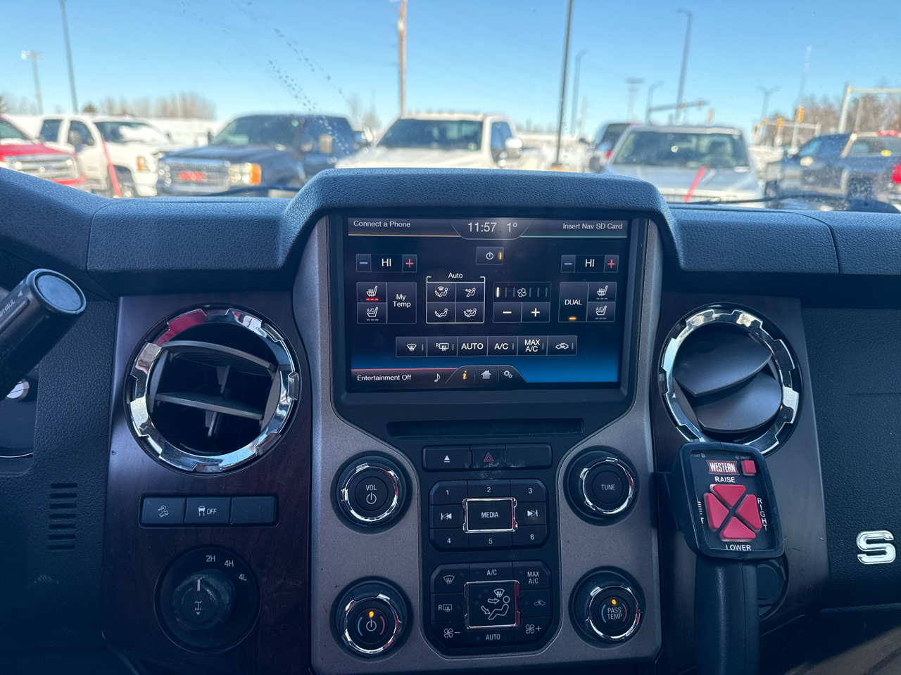 Ford F-350 SD Lariat Crew Cab 4WD 2015